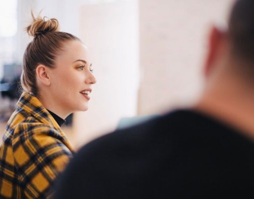 A Full Guide For Answering “Tell Me A Little Bit About Yourself” Interview Question Women_In_Interview